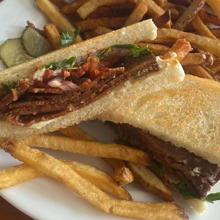 photo of The Sheridan Room VLT Sandwich shared by @hnmk on  09 Apr 2022 - review