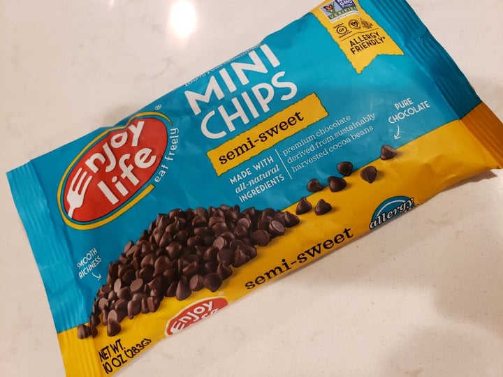 photo of Enjoy Life Semi-Sweet Chocolate Mini Chips shared by @sandralhmb on  17 Aug 2019 - review