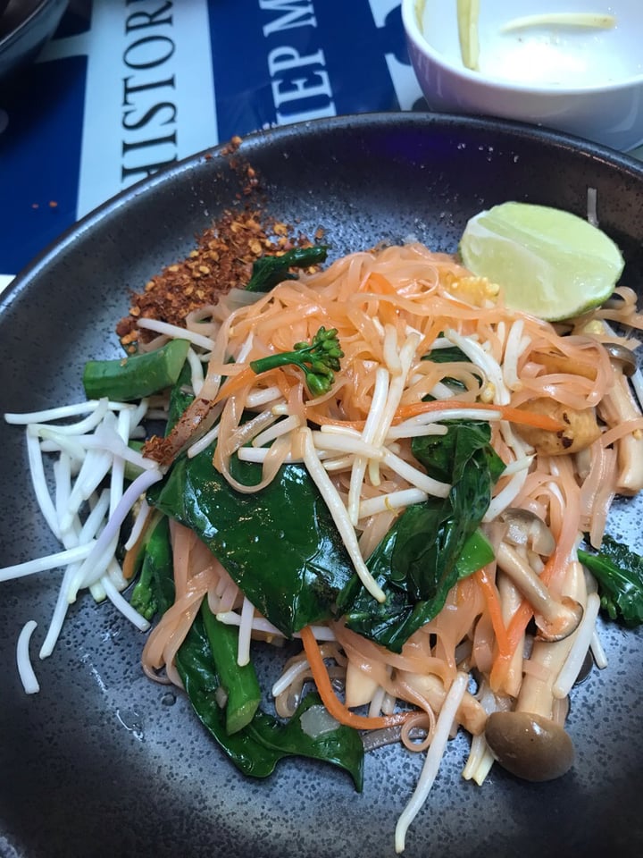 photo of Bangkok Jam Pad Thai with vegetables shared by @peasfulpea on  02 Jan 2019 - review