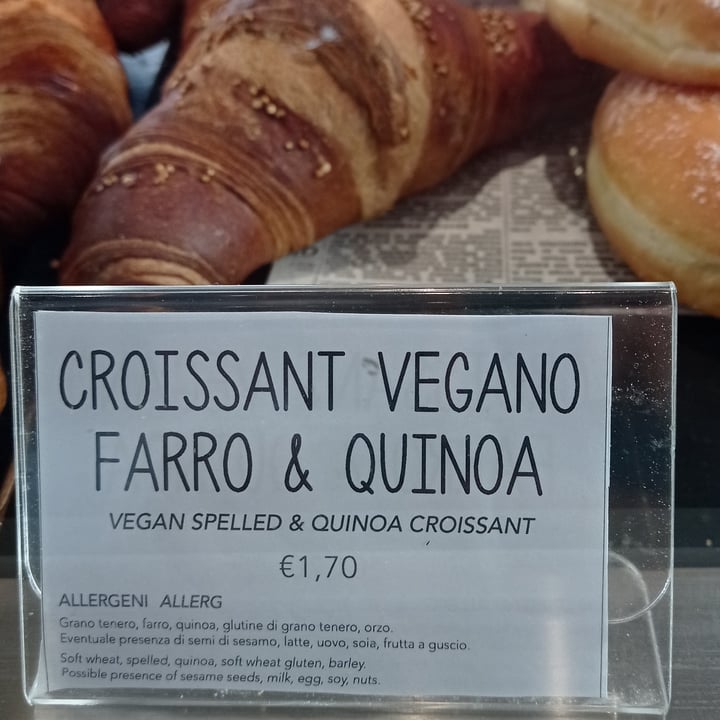 photo of Bottega Portici - 2 Torri Croissant vegano farro e quinoa shared by @spanish-girl-inmilan on  18 Apr 2022 - review
