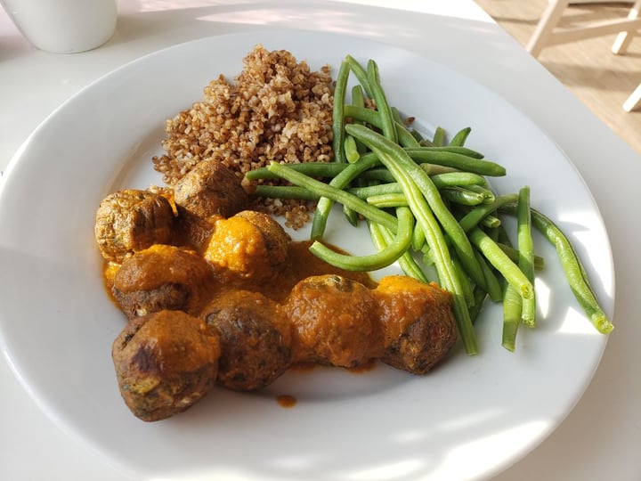 review photo of IKEA Restaurant Vegetable Balls shared by @sillylittlevegan on 27 Dec 2019 - review