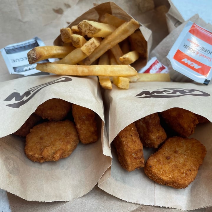 photo of A&W Canada Plant Based Nuggets shared by @gabba on  10 Aug 2021 - review