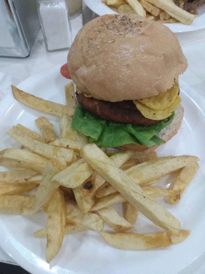 review photo of Loving Hut Microcentro Hamburguesa Mexicana shared by @judecianni on 08 Mar 2020 - review