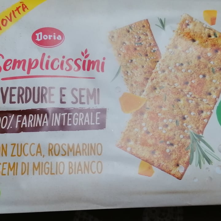 review photo of Doria cracker alla zucca, rosmarino e semi di miglio bianco shared by @alexisveg269 on 18 Oct 2022 - review