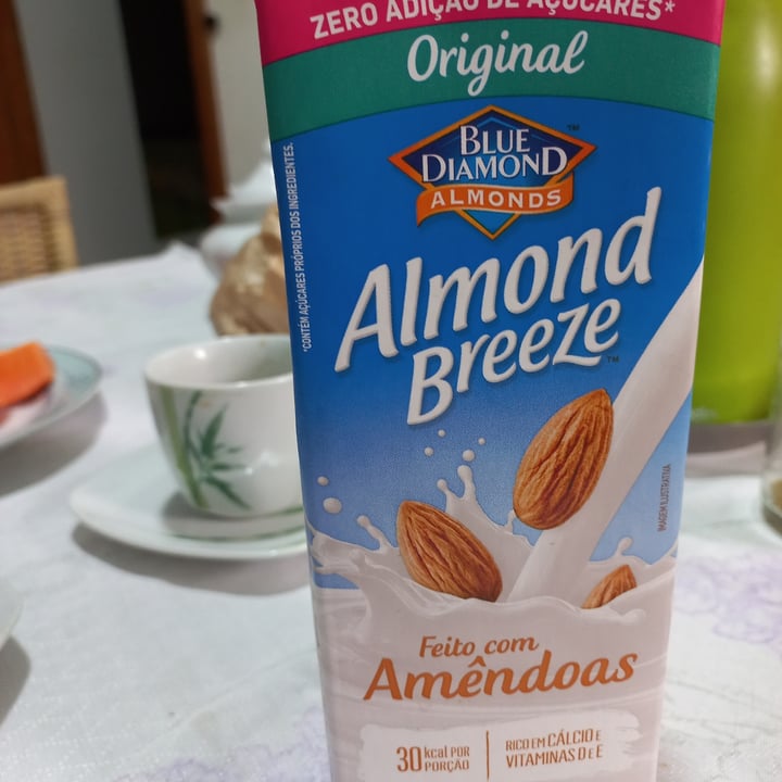 review photo of Blue Diamond Almond breeze unsweetened shared by @paulacp on 30 Jun 2022 - review