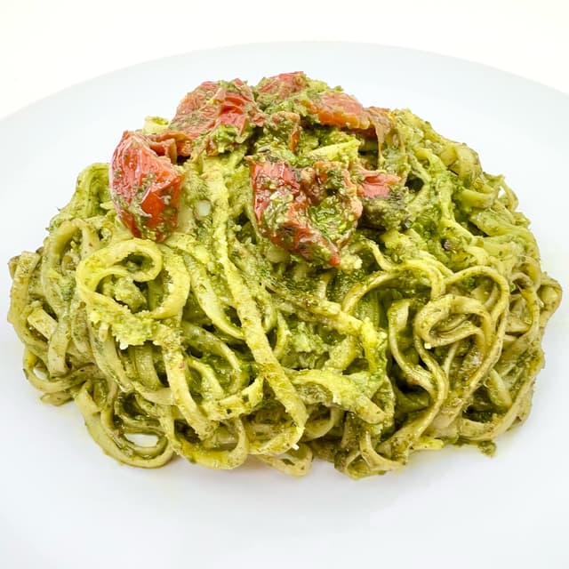 菜肴“Tagliolini Al Pesto”的照片