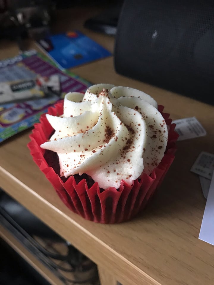 photo of Morrisons Red Velvet Cupcakes shared by @emmaxxx on  09 Apr 2019 - review