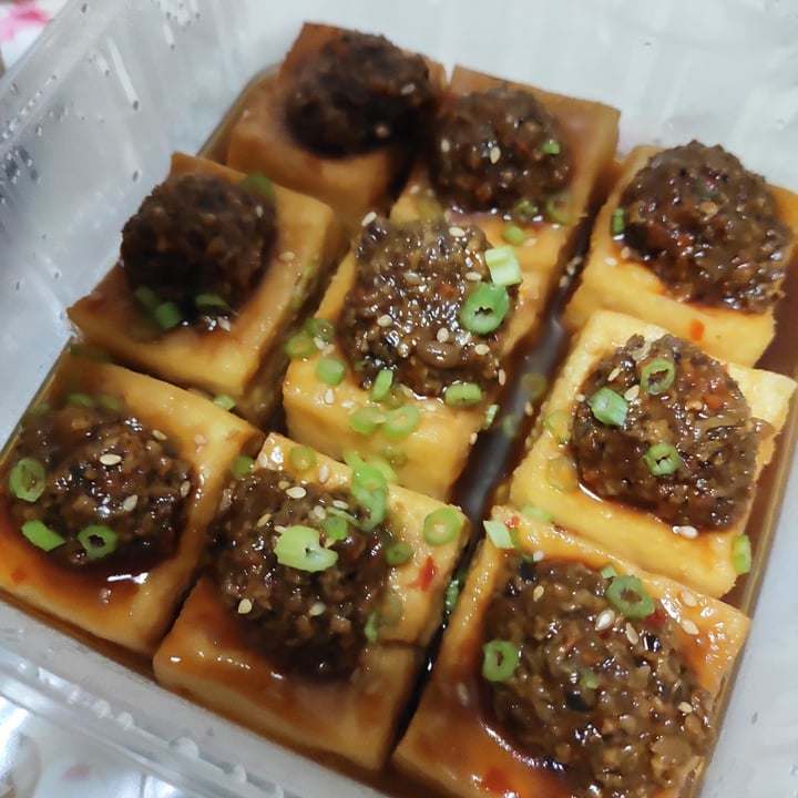 photo of Miao Yi Vegetarian Restaurant Tofu topped w Braised Mince Meat (酿豆腐） shared by @juzm0i on  27 Jun 2020 - review