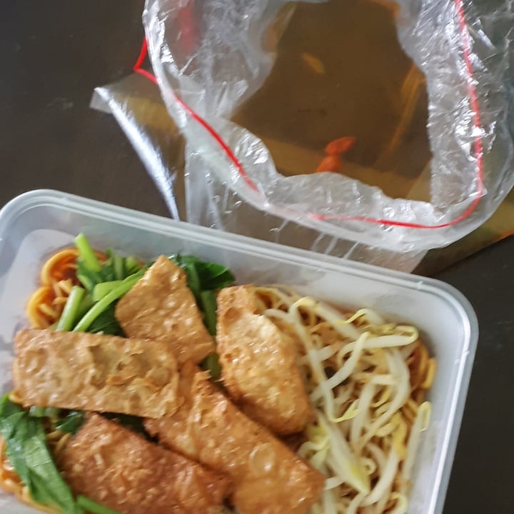 photo of Divine Vegetarian Family Restaurant Dry Noodles shared by @epsilon-delta on  25 Oct 2020 - review