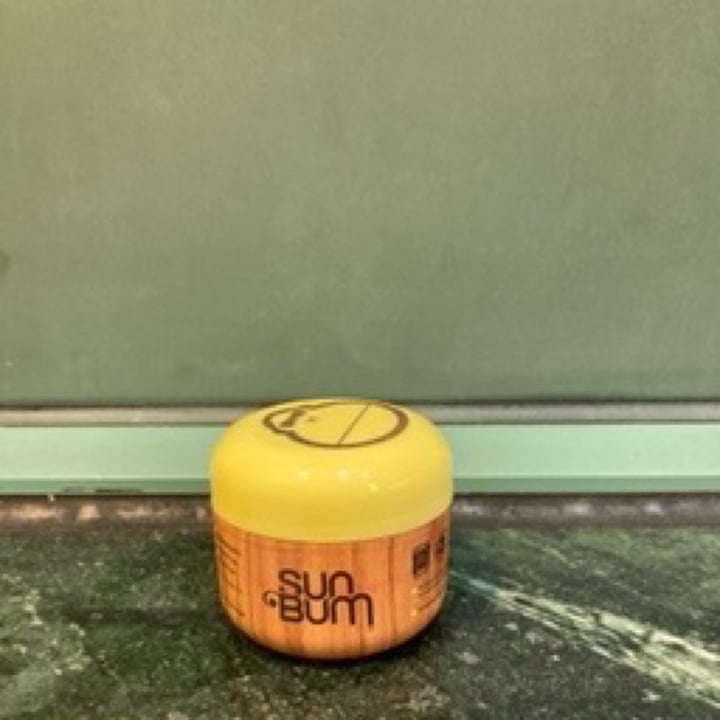 photo of Sun Bum SPF 50 Sunscreen shared by @wendy123 on  13 Jun 2020 - review