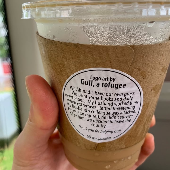 review photo of Mad Roaster Oat Milk Flat White shared by @kminz1312 on 06 Nov 2021 - review