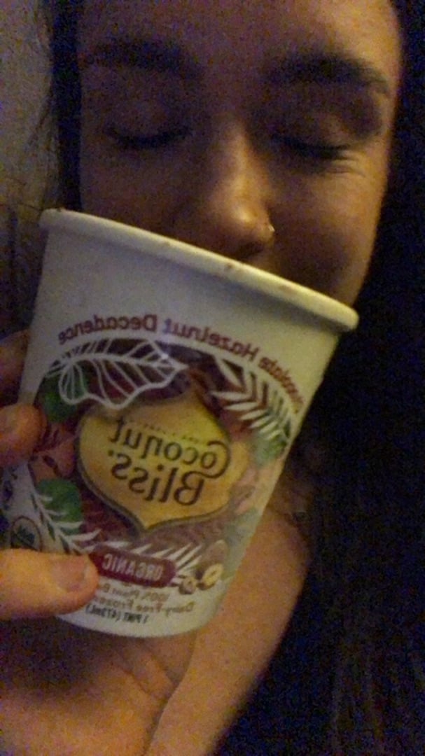 photo of Coconut Bliss Chocolate Hazelnut Fudge shared by @hannaheatsplants on  16 Jan 2020 - review