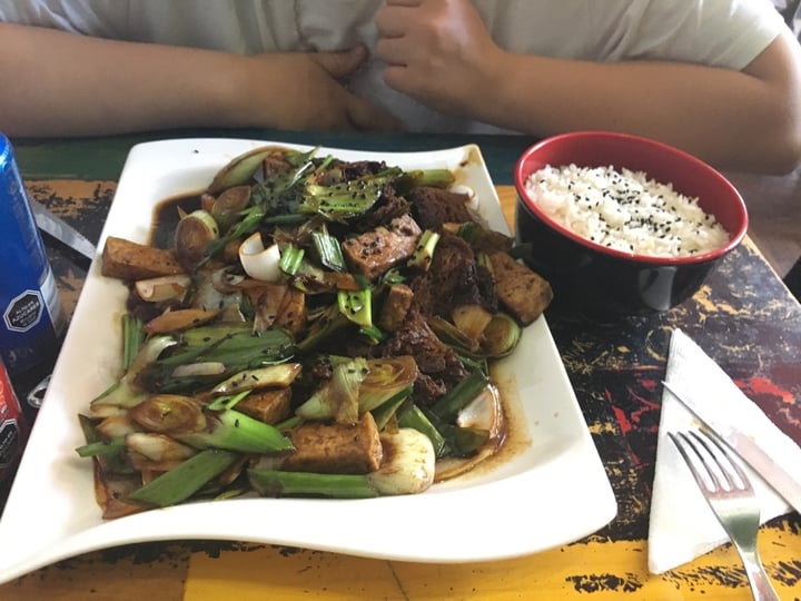 review photo of Vegan Dealer seitan con tofu mongoliano shared by @javieras on 04 Jan 2020 - review
