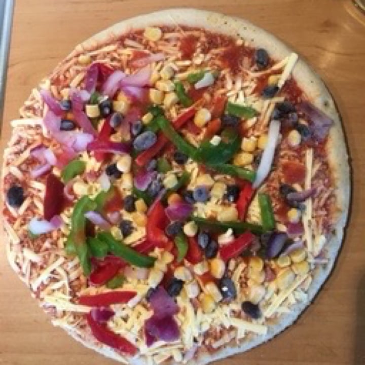 review photo of Goodfella's Goodfellas spicy vegetable salsa stonebaked pizza shared by @chazzybeanxo on 09 Aug 2020 - review