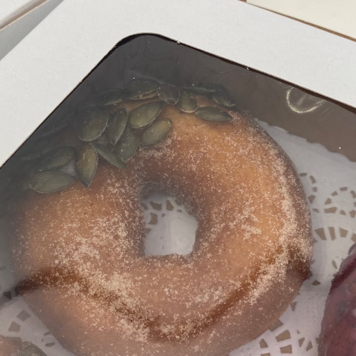 photo of Hulis Donuts Pumpkin Pie Donut shared by @thehestermans on  13 Sep 2021 - review