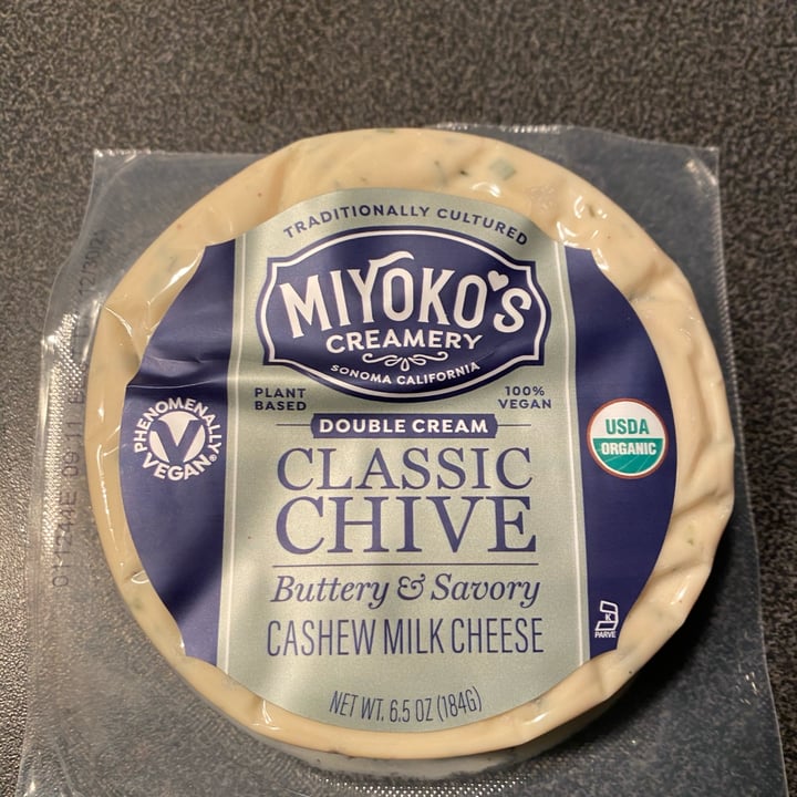 photo of Miyoko's Creamery Double Cream Classic Chive Cashew Milk Cheese shared by @leac on  13 Dec 2021 - review