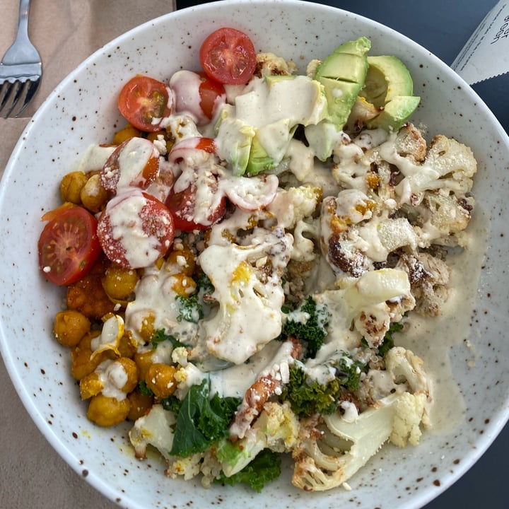 review photo of Oliver Green Kale caesar salad shared by @beabiancorosso on 21 Mar 2022 - review
