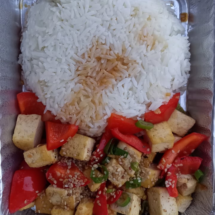 review photo of Asia Street Food Pula Tofu Teriyaki Con Verdure E Riso shared by @ariannarocco on 07 Aug 2022 - review