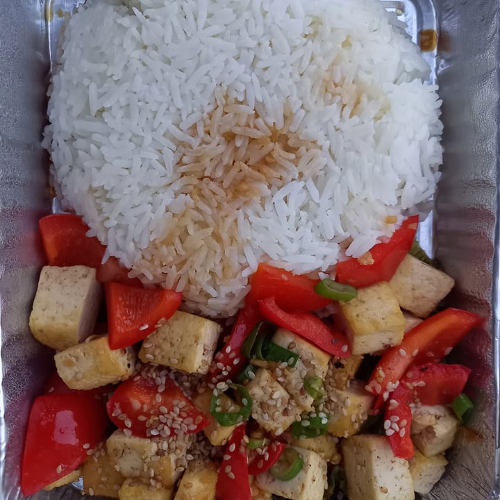 photo of Asia Street Food Pula Tofu Teriyaki Con Verdure E Riso shared by @ariannarocco on  07 Aug 2022 - review