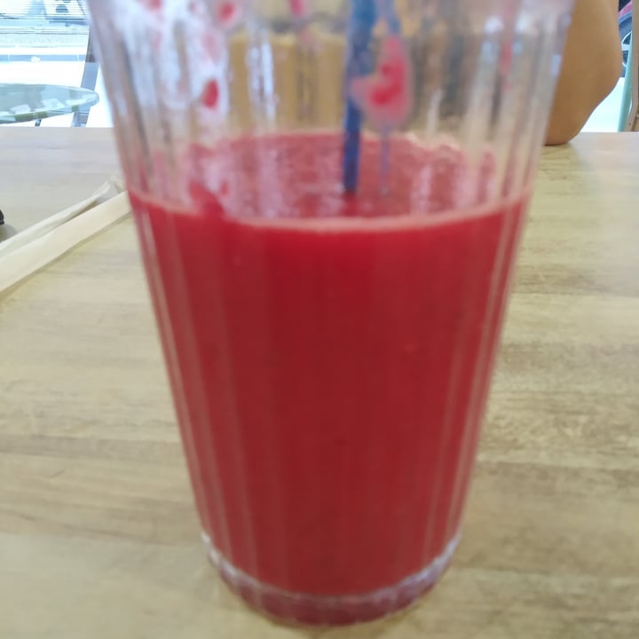 review photo of Socolá Smoothie Red shared by @veganopedro on 22 Jul 2022 - review