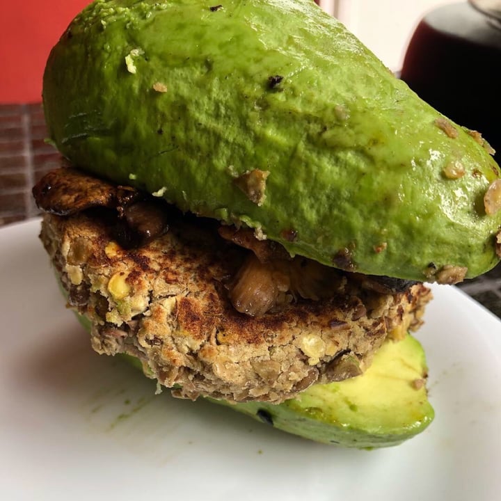 photo of Distrito Aguacate Vegan Burger shared by @vale1992 on  16 Aug 2020 - review