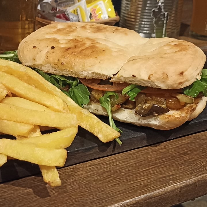 photo of Beerwind Sándwich Vegano shared by @debyfrischman on  02 Feb 2022 - review