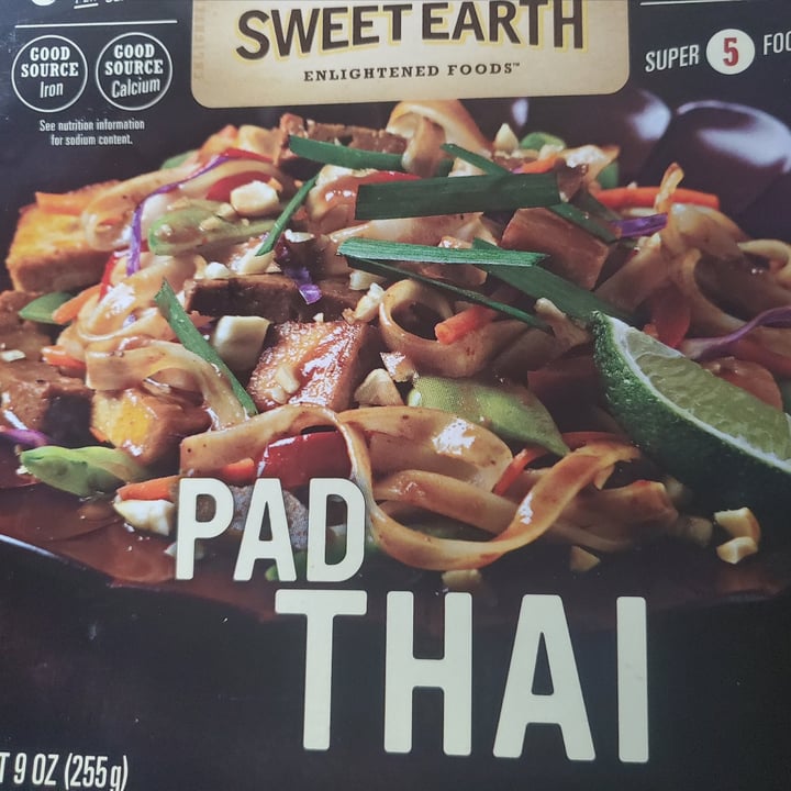 photo of Sweet Earth Pad Thai shared by @muddyandfoxgloved on  18 Jul 2021 - review