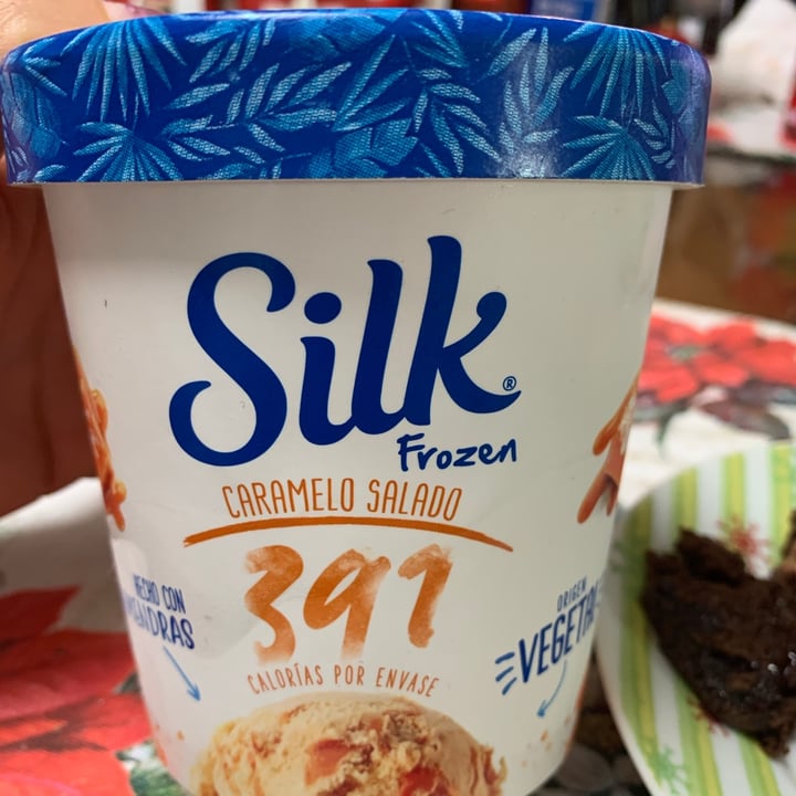 photo of Silk Helado Silk Frozen Caramelo Salado shared by @nictecita on  30 Jan 2021 - review