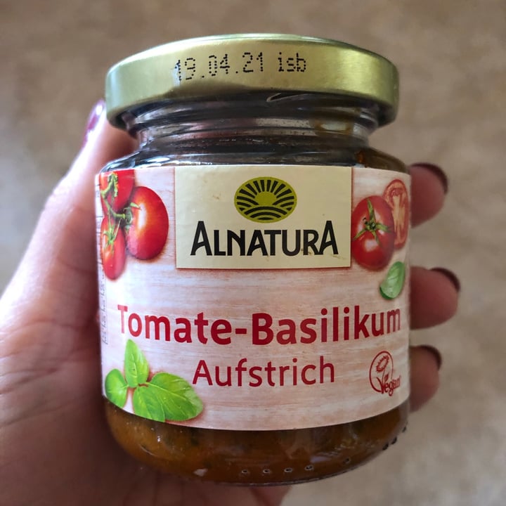 photo of Alnatura Basilikum-Tomate Aufstrich shared by @rebeccaa on  30 Apr 2020 - review