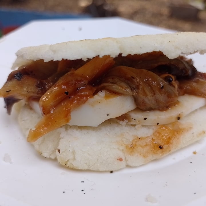 review photo of Vegan 01 Arepa rellena de girgolas shared by @sheilu on 16 Jun 2022 - review