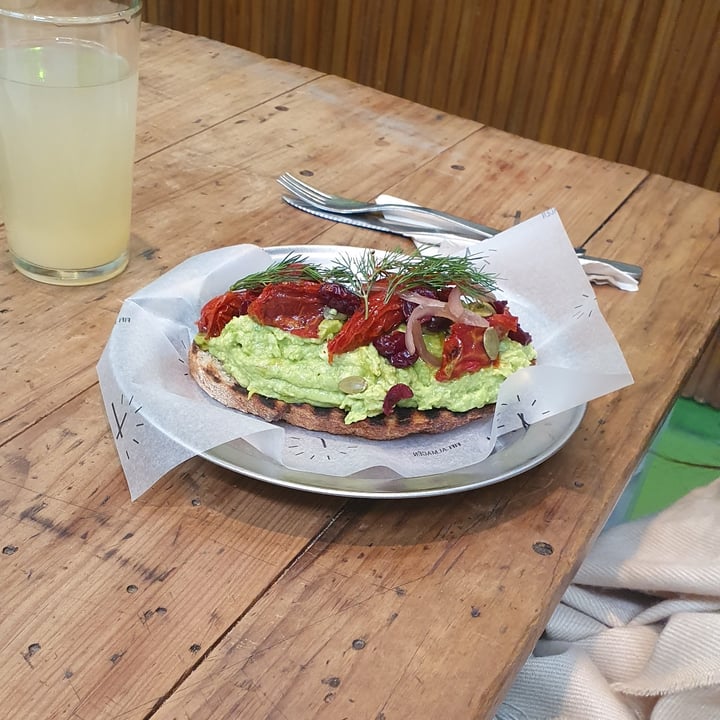 photo of Fifi Almacén Avo Toast shared by @veroflagitonte on  13 Jun 2022 - review