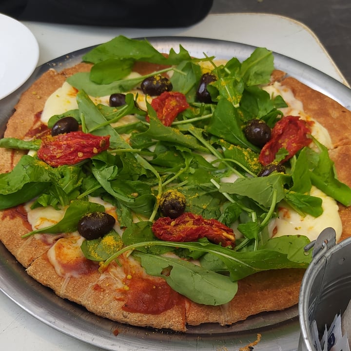 review photo of Wara espacio saludable pizza verdolaga shared by @luanabran on 10 Nov 2021 - review