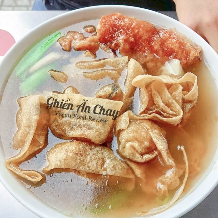 photo of Tiệm Cơm Chay PHẬT HỮU DUYÊN - 佛友緣素食館 Wonton Noodle Soup shared by @gac-veganfoodreview on  01 Apr 2022 - review