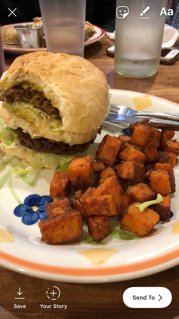 photo of The Clever Rabbit Vegetarian Cafe Vegan Macburger shared by @the1curious1vegan on  25 Nov 2018 - review