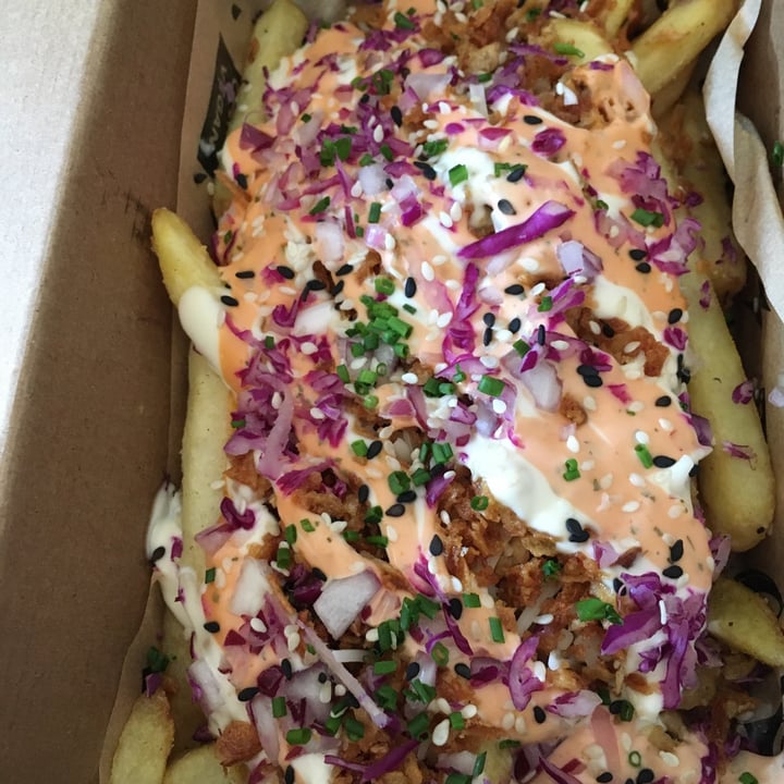 photo of Mad Mad Vegan Supreme yaya fries shared by @ggens on  15 Feb 2021 - review
