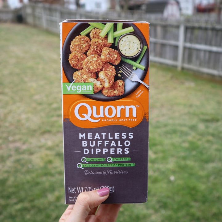 review photo of Quorn Meatless Buffalo dippers shared by @lizmaselli on 18 Mar 2021 - review