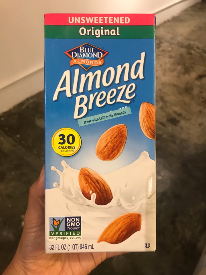 photo of Blue Diamond Unsweetened Almond Milk Original shared by @theferventforager on  07 Dec 2019 - review