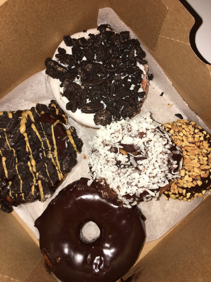 photo of Voodoo Doughnut Vegan Doughnuts shared by @pacholiarce on  23 Mar 2019 - review