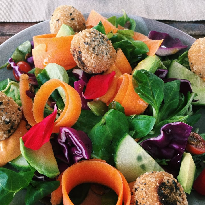 photo of BuenaVida 100% Vegan Ensalada shared by @marialopezzglez on  19 May 2021 - review