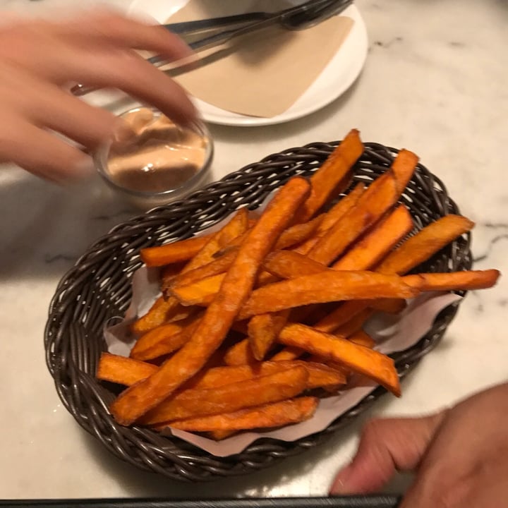 photo of Urban Bites Sweet potato fries shared by @alyrauff on  02 Aug 2018 - review