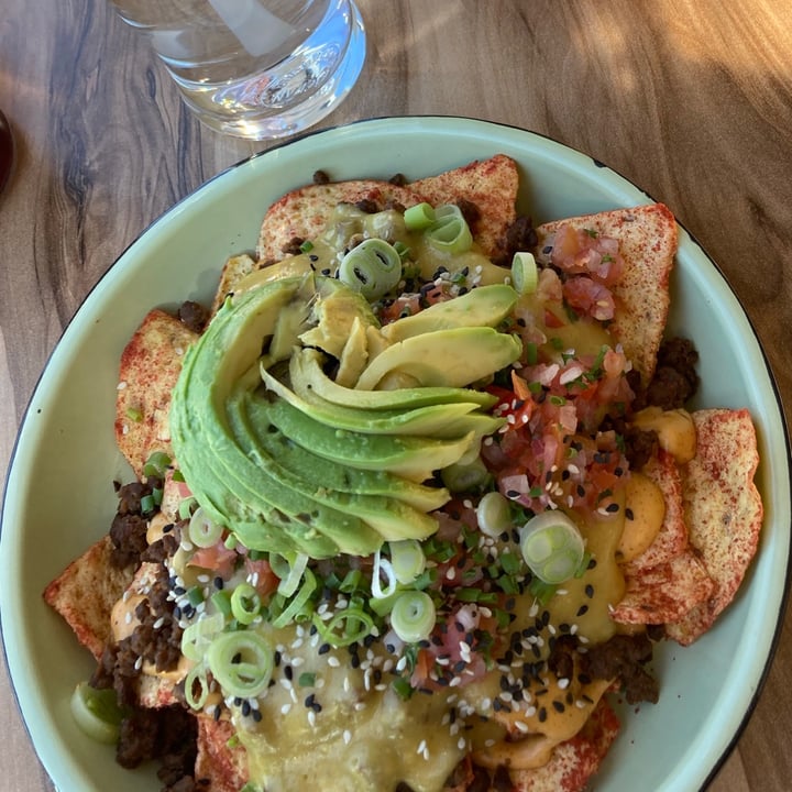 review photo of Lekker Vegan Hyde Park Nacho bowl shared by @elenebehrens on 27 Jul 2021 - review