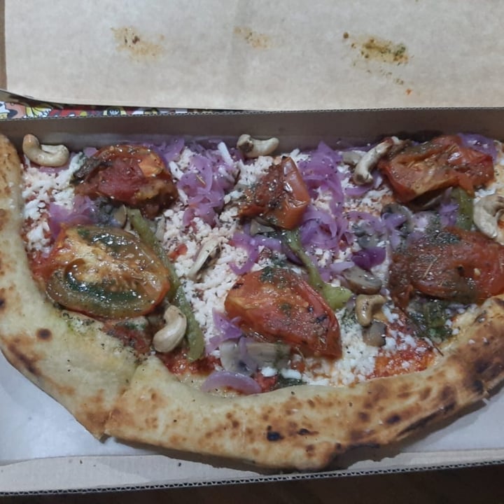 photo of Ronnie's Patagonia pizza vegana shared by @eve97lyn on  19 Apr 2022 - review