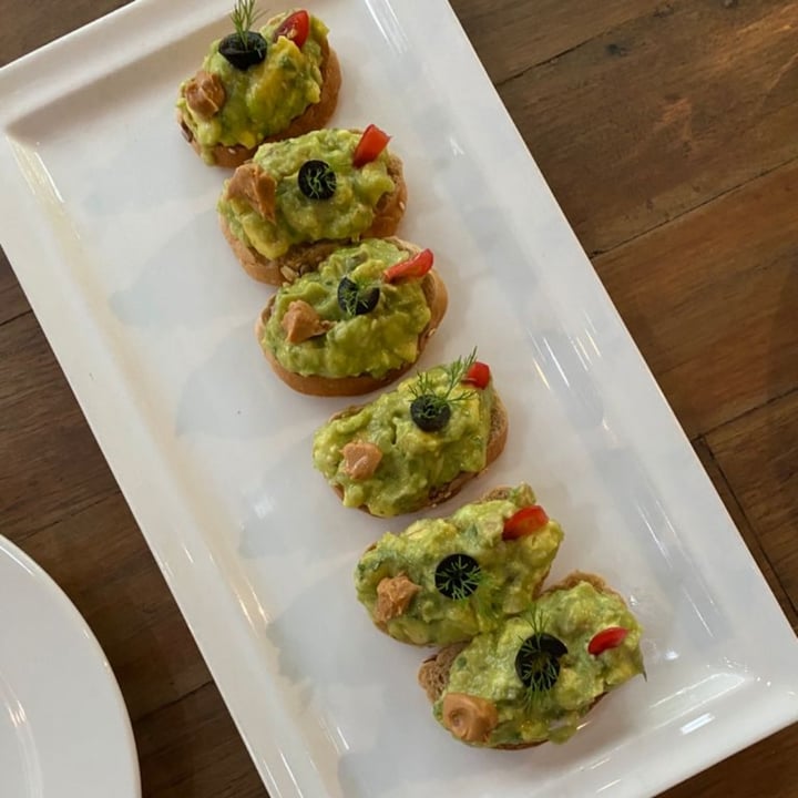 review photo of Green Theory Avocado toast with creamy peanuts shared by @deepika23 on 20 Sep 2021 - review