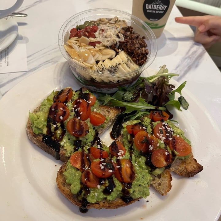 photo of The Oatberry Cafe Vegan Superfood Breakfast shared by @soy-orbison on  25 Oct 2022 - review