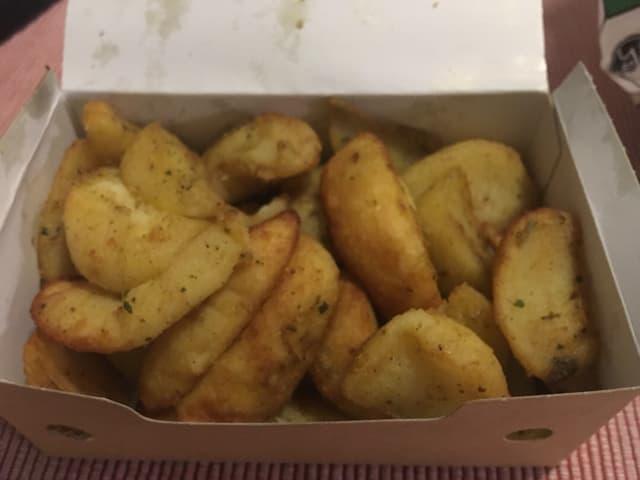 菜肴“Patatas especiadas”的照片