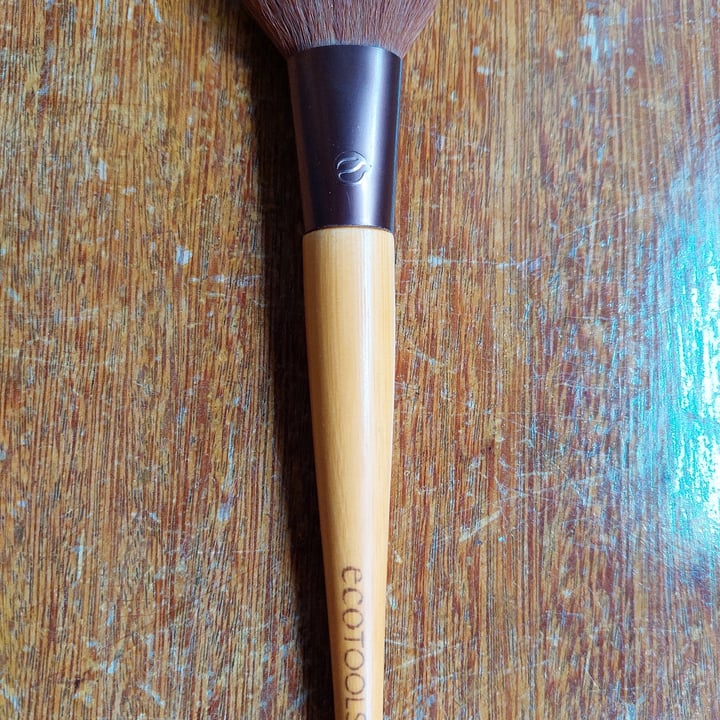 photo of EcoTools Blending & Bronzing Brush shared by @letsbra on  19 Apr 2022 - review