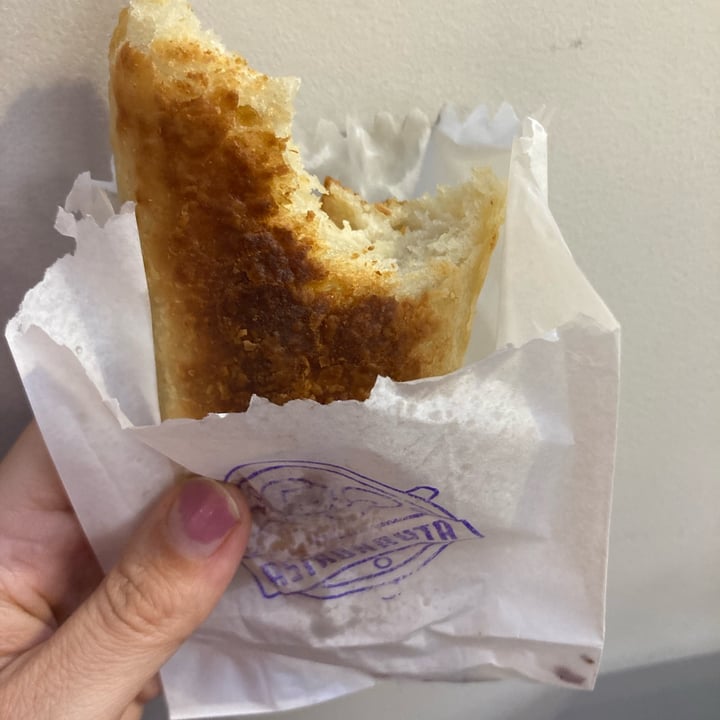 review photo of Astronauta Café Folhado com queijo de castanha shared by @meditarnaescola on 01 Jun 2022 - review