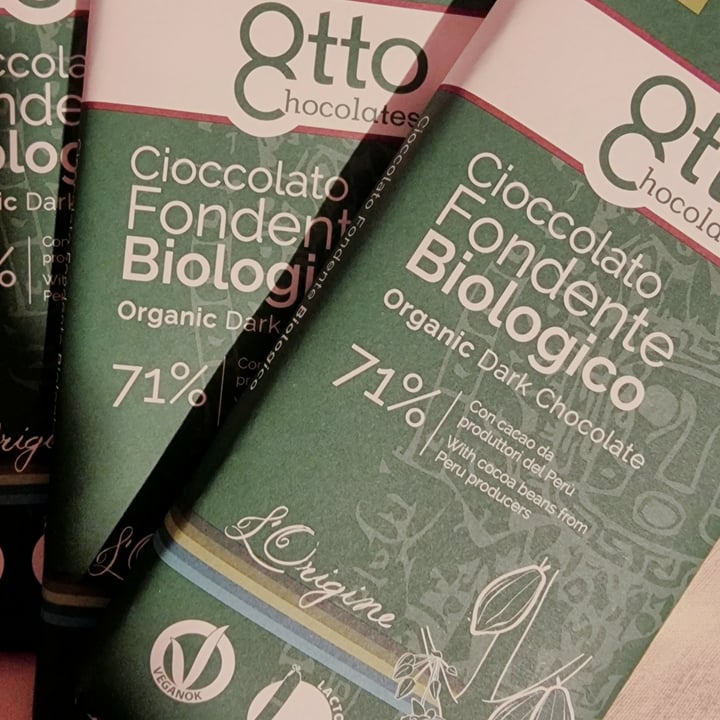 photo of 8tto Chocolates Cioccolato fondente bilogico 71% cacao shared by @rosanucleare on  23 Dec 2021 - review