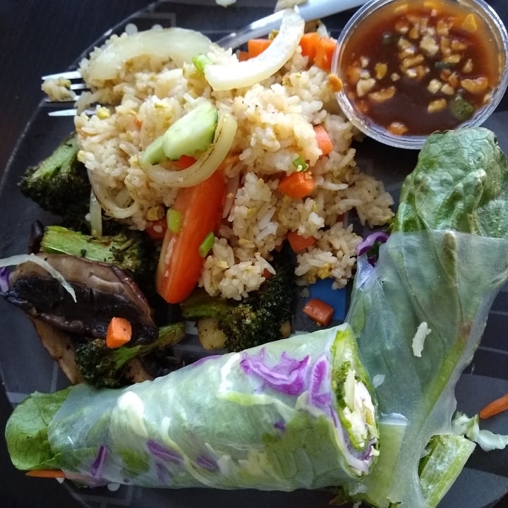 review photo of Kati Vegan Thai Spring Rolls, Classic Fried Rice, Portobello Lover shared by @artbyhaka on 19 May 2020 - review