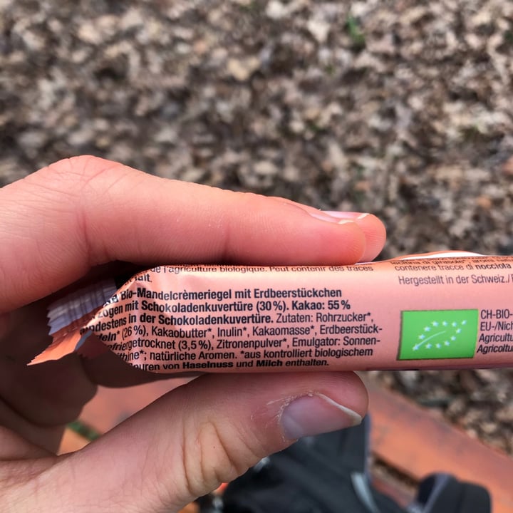 photo of Veganz Choc Bar - Strawberry shared by @david- on  15 May 2021 - review